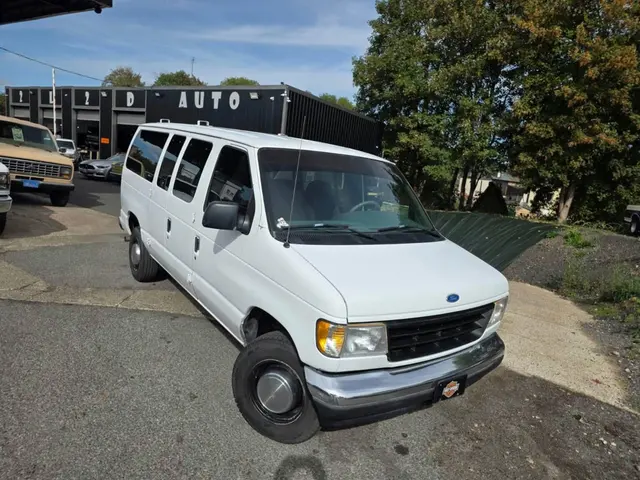 FORD E350 Club Wagon XL 5.8 V8
