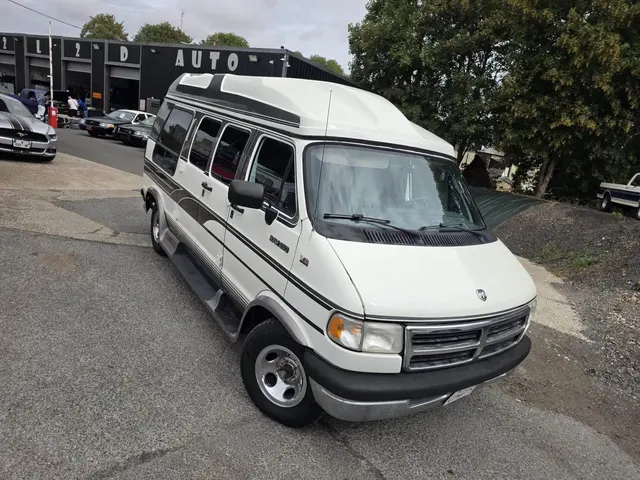 DODGE RAM Van B250 5.2 V8