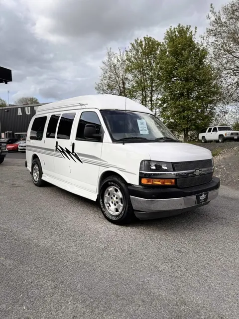 CHEVROLET Express Finition Starcraft 6.0 V8