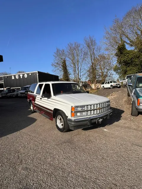 CHEVROLET Suburban 5.7 V8 350 CI